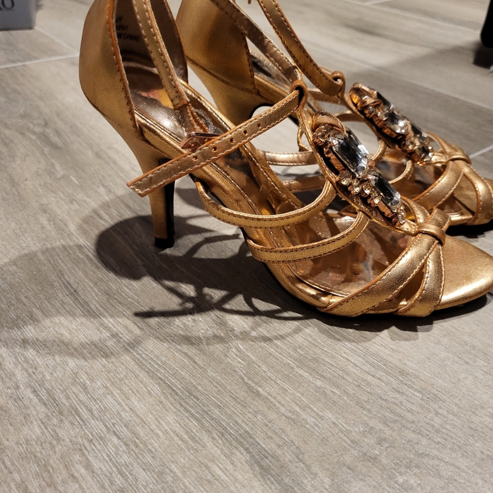Sandals - Picture 2 of 3